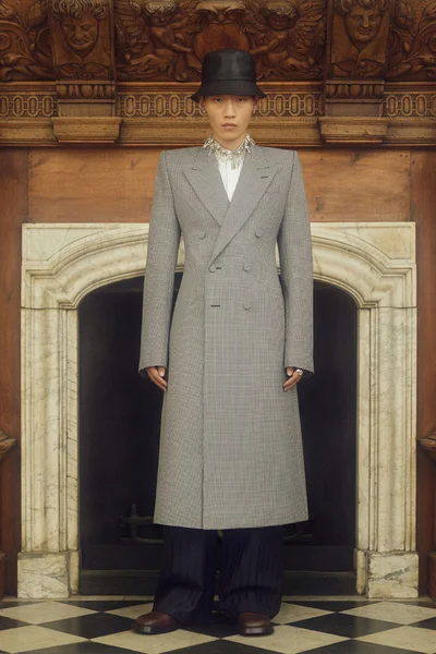 Look 28